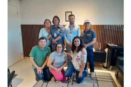 Técnicos da Prefeitura Municipal de Sangão, juntamente com pesquisadores do IPHAN e da UFSC, se unem para realizar um estudo sobre a importância cultural dos engenhos de farinha de mandioca